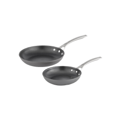 Calphalon Signature™ Hard-Anodized Nonstick 8-Inch and 10-Inch Omelette Pan Set